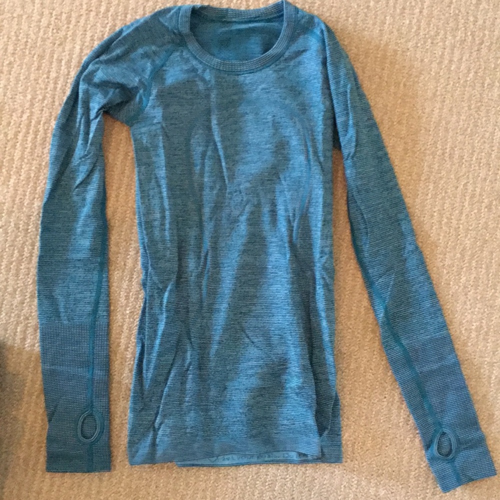 Lululemon size 4 long sleeve teal top
